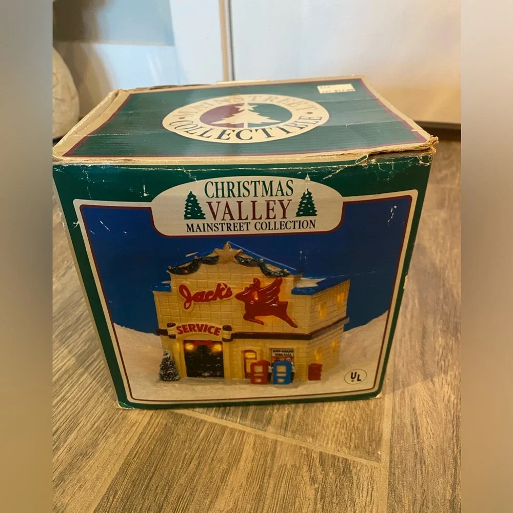 Christmas Valley Mainstreet Collection Village Jacks Service Station 1992 🎄